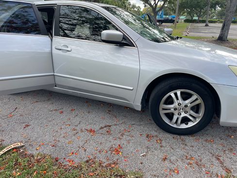 Used 2006 Honda Accord EX-L image 10