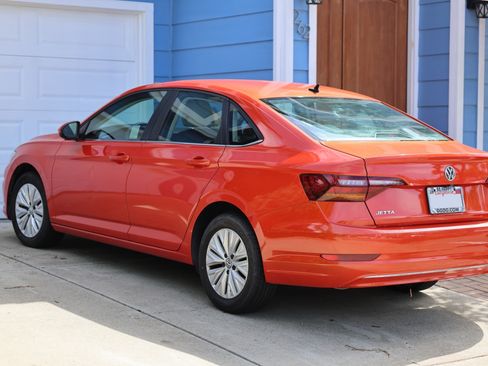 Used 2019 Volkswagen Jetta S w/ Driver Assistance Package FWD image 9
