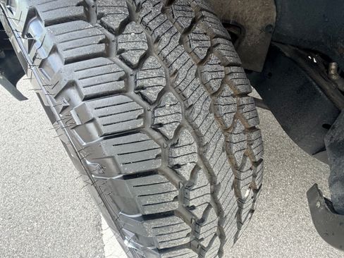 Used 1999 Chevrolet Suburban 4WD w/ Preferred Equipment Group 3 image 8