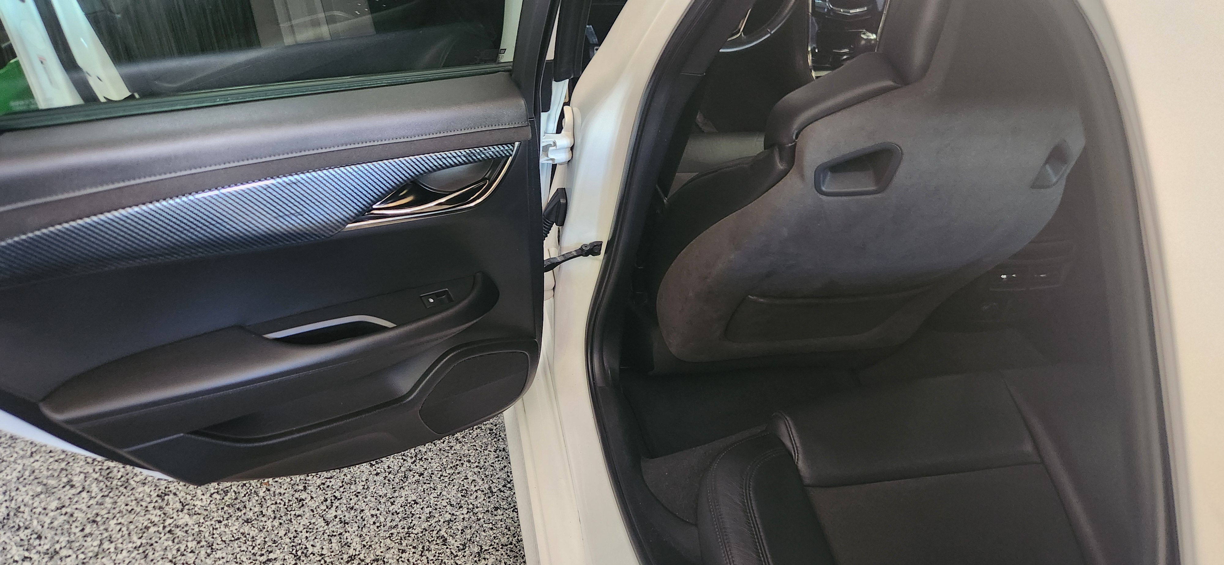 Used 2018 Cadillac ATS V w/ Luxury Package RWD image 28