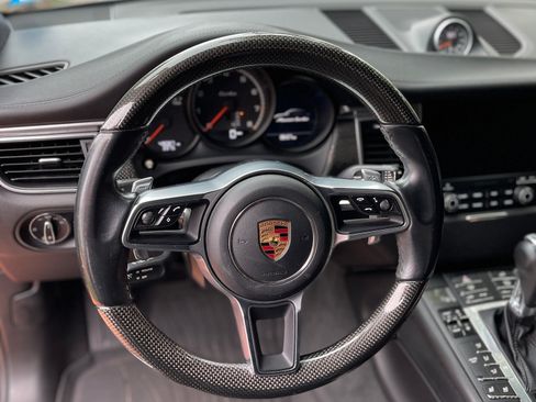 Used 2017 Porsche Macan Turbo AWD/4WD image 15