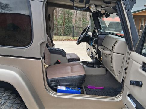 Used 2003 Jeep Wrangler Sahara image 11