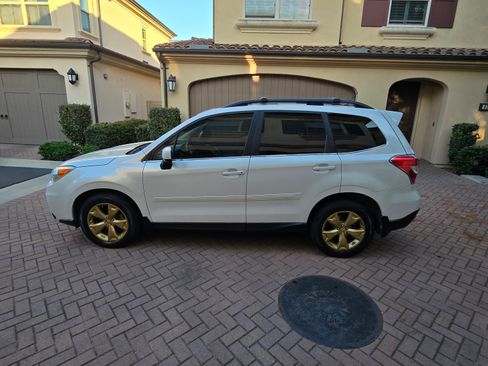 Used 2014 Subaru Forester 2.5i Limited AWD/4WD image 9