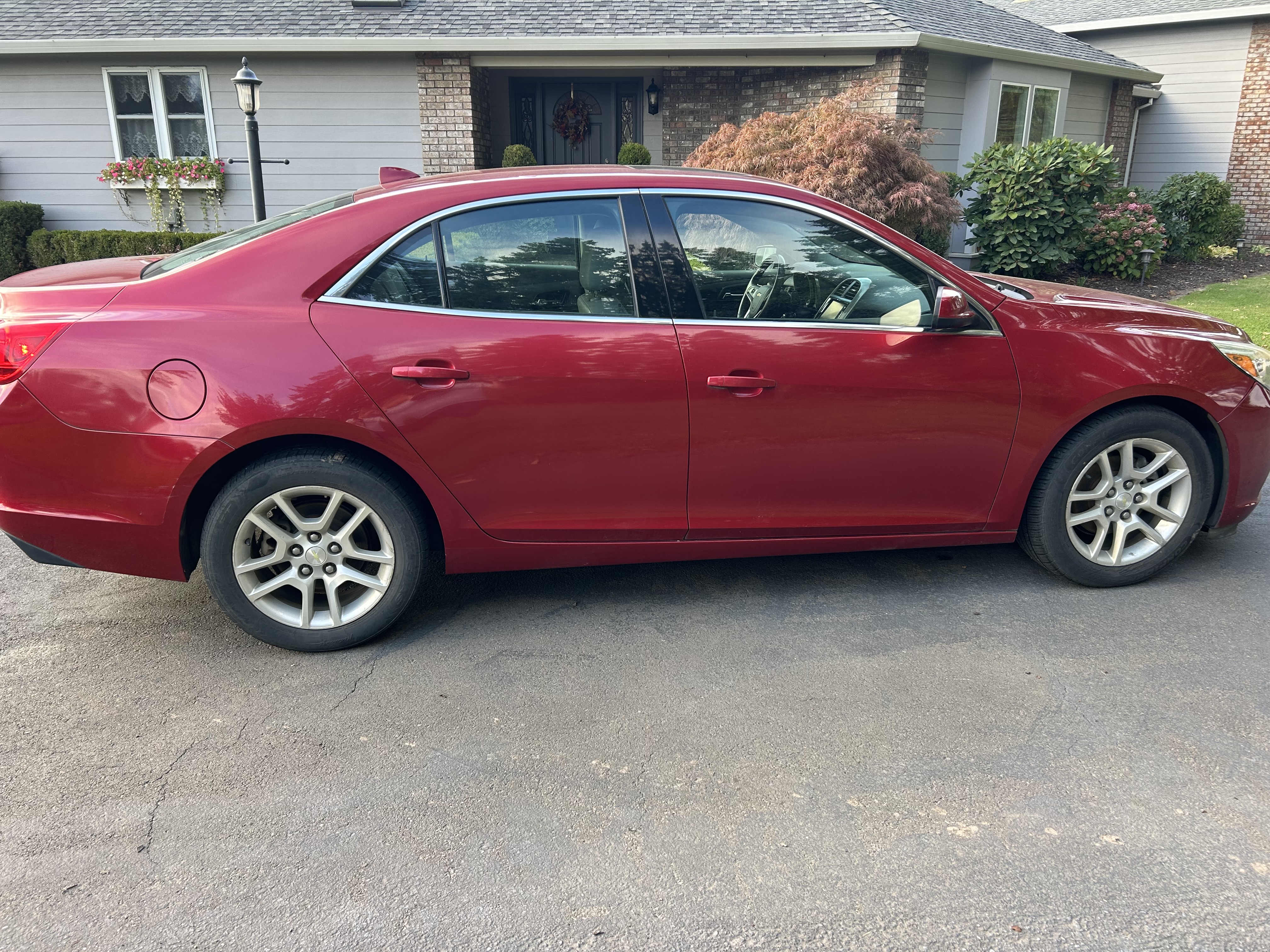 Used 2013 Chevrolet Malibu Eco w/ Navigation Package FWD image 9