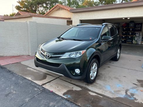 Used 2013 Toyota RAV4 XLE image 2