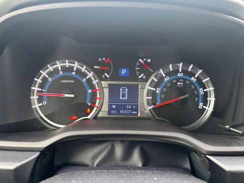 Used 2018 Toyota 4Runner Limited AWD/4WD image 6