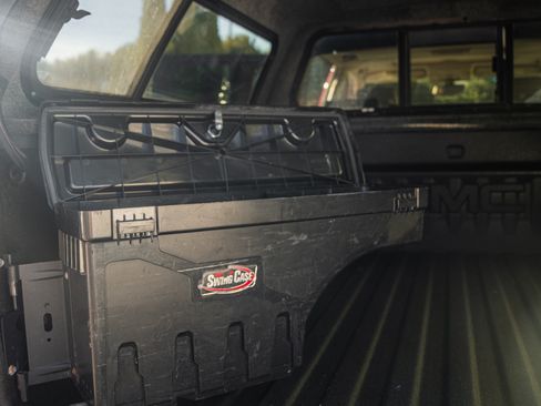 Used 2015 GMC Sierra 1500 SLT w/ SLT Crew Cab Value Package image 23