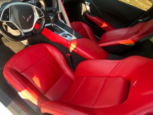Used 2016 Chevrolet Corvette Z06 w/ 2LZ Preferred Equipment Group RWD image 9