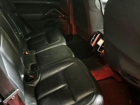 Used 2016 Porsche Cayenne AWD/4WD image 19