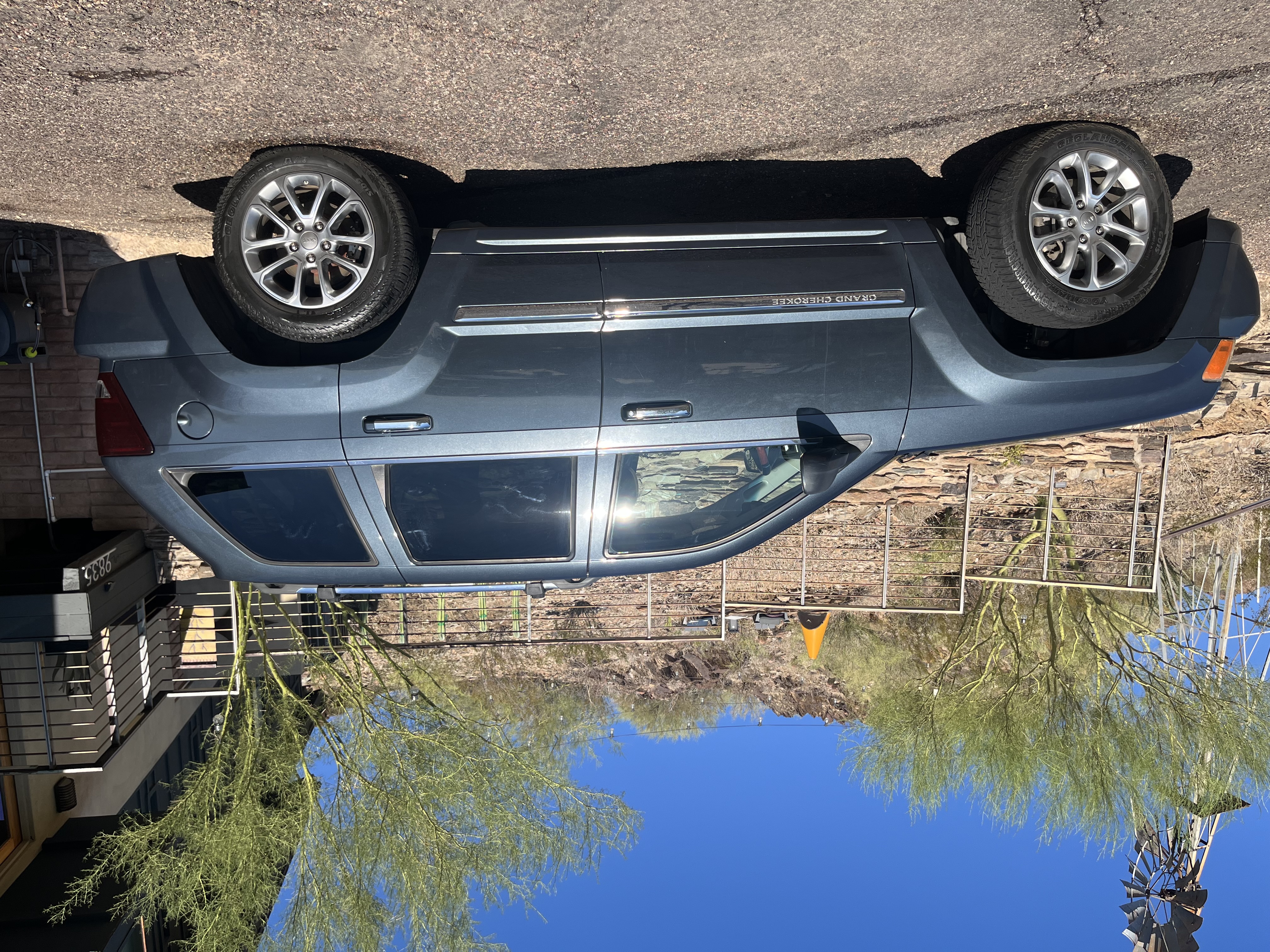 Used 2008 Jeep Grand Cherokee Overland RWD image 4