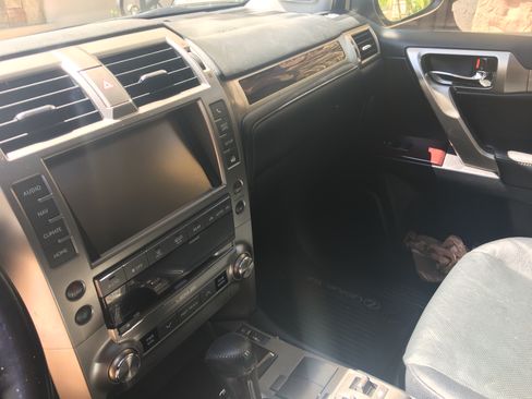 Used 2018 Lexus GX 460 image 11