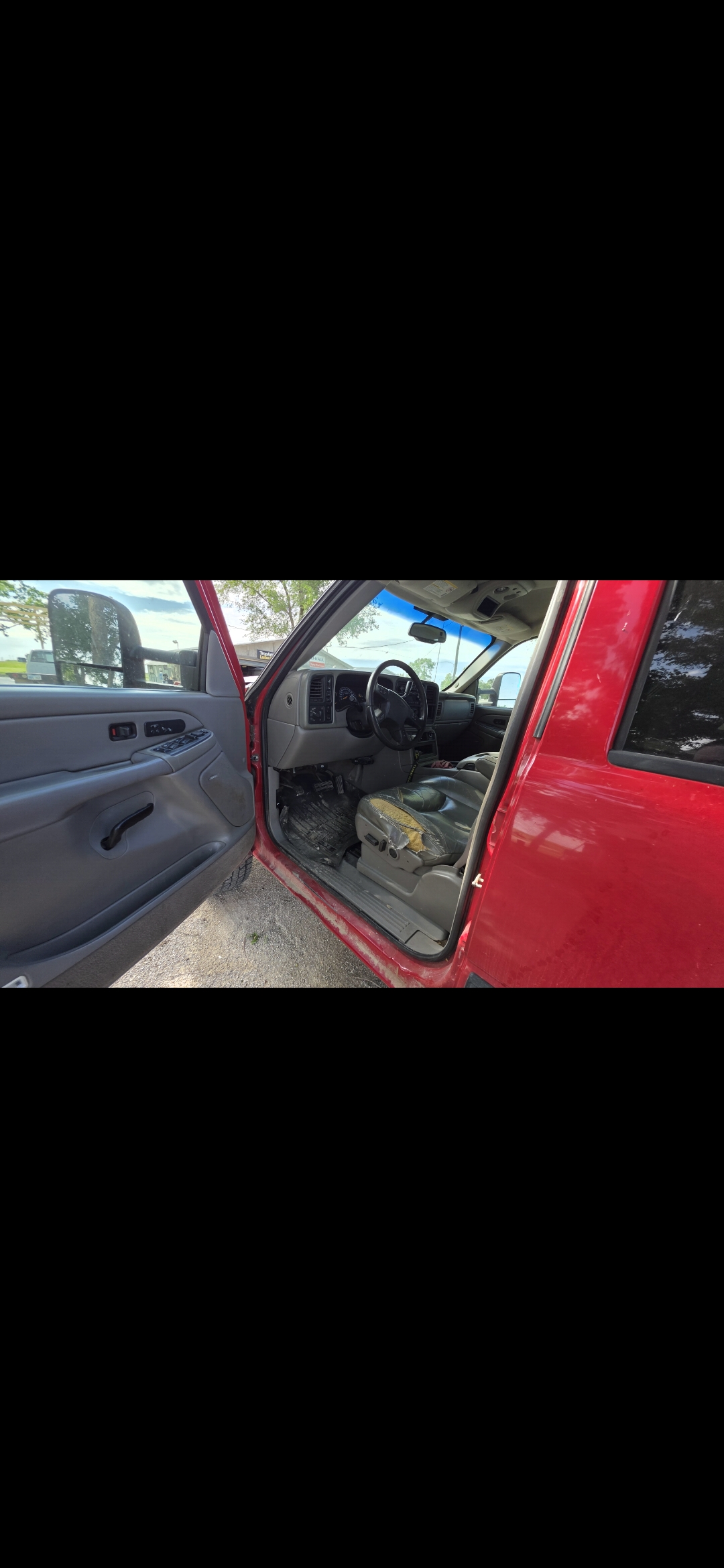 Used 2005 Chevrolet Silverado 2500 LT w/ Heavy-Duty Power Package AWD/4WD image 6