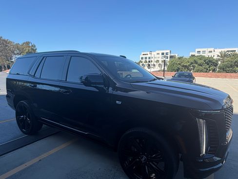 Used 2025 Cadillac Escalade Sport Platinum AWD/4WD image 1