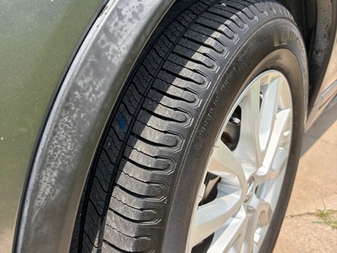 Used 2019 Nissan Rogue SV AWD/4WD image 16