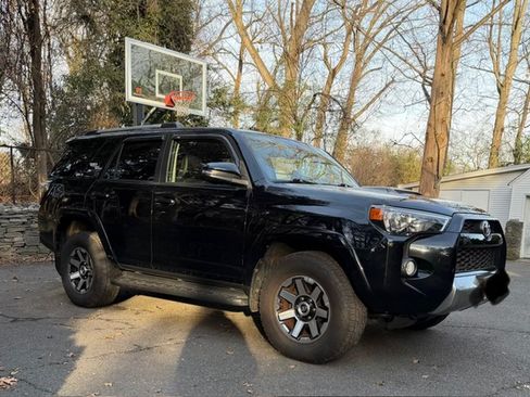 Used 2018 Toyota 4Runner TRD Off-Road Premium image 4