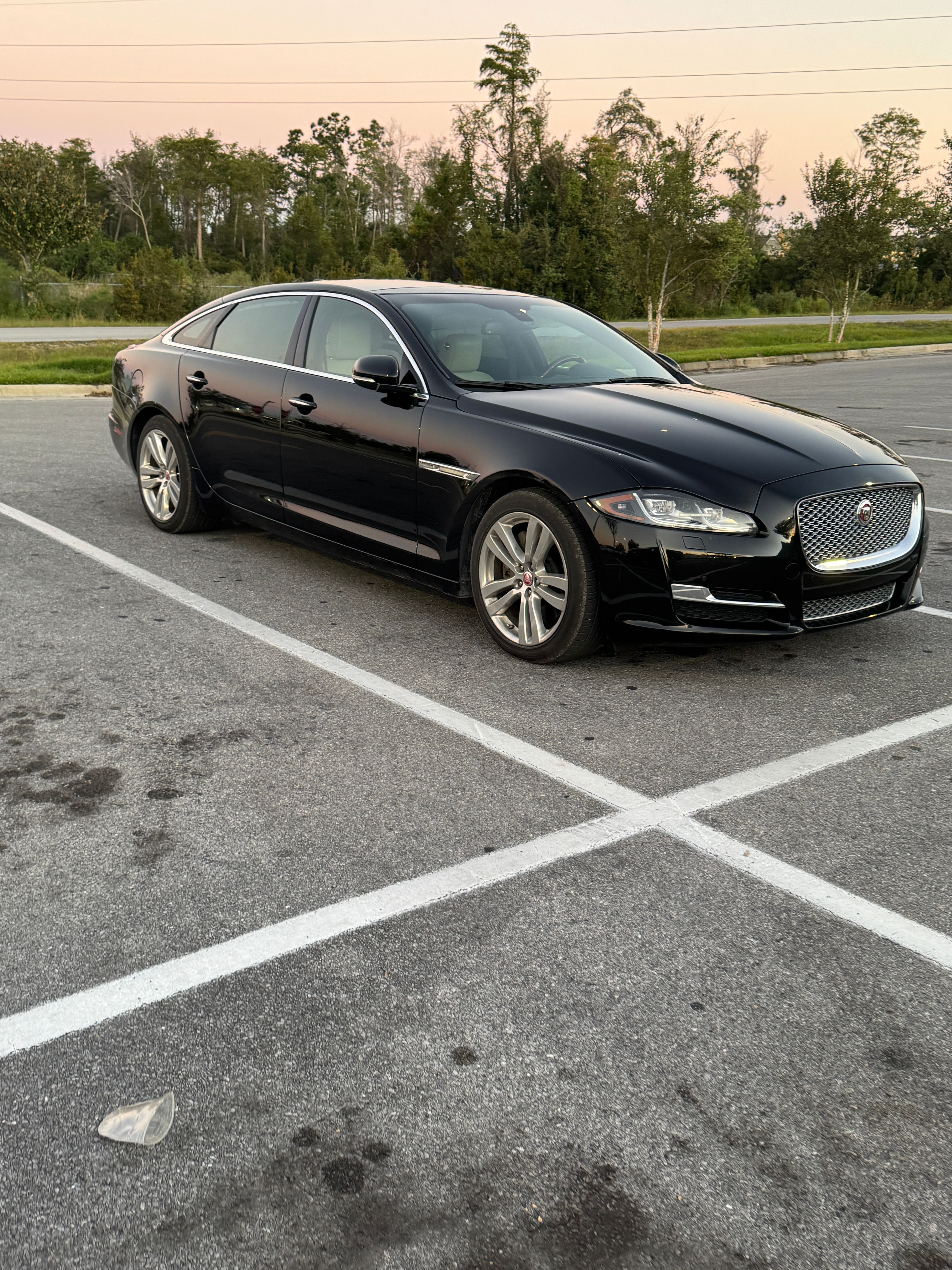 Used 2017 Jaguar XJ L Portfolio AWD/4WD image 1