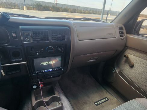 Used 1999 Toyota Tacoma 2WD Xtracab image 6