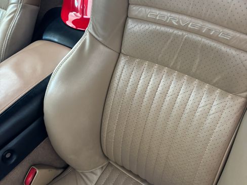 Used 1999 Chevrolet Corvette Convertible w/ Memory Pkg image 13