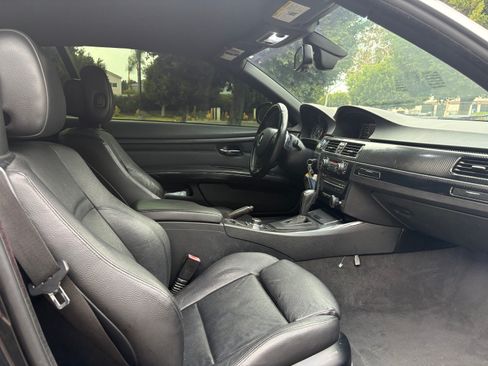 Used 2011 BMW 335i Convertible RWD image 18