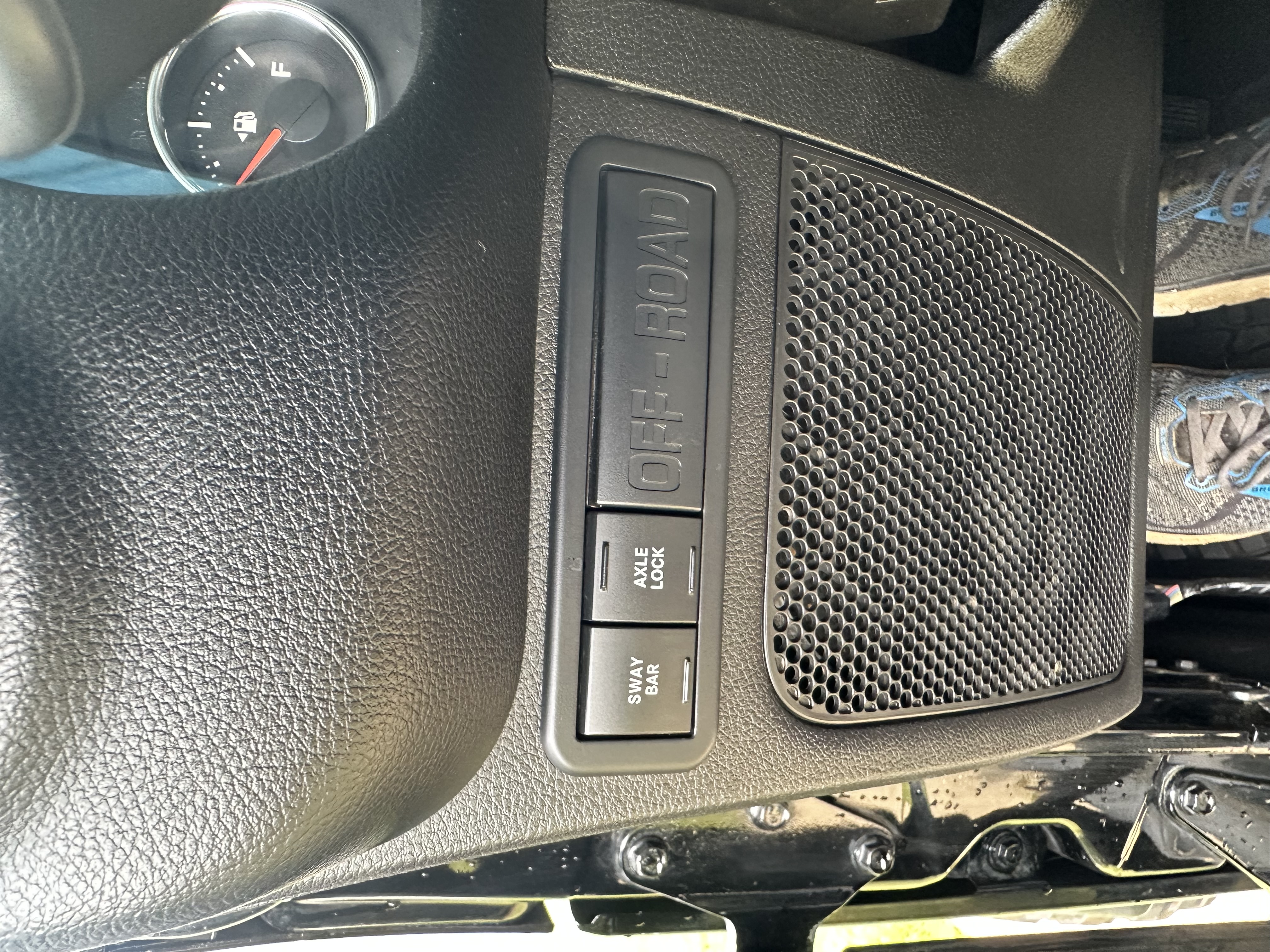 Used 2013 Jeep Wrangler Unlimited Rubicon w/ Max Tow Pkg AWD/4WD image 12