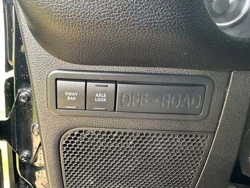 Used 2013 Jeep Wrangler Unlimited Rubicon w/ Max Tow Pkg AWD/4WD image 12
