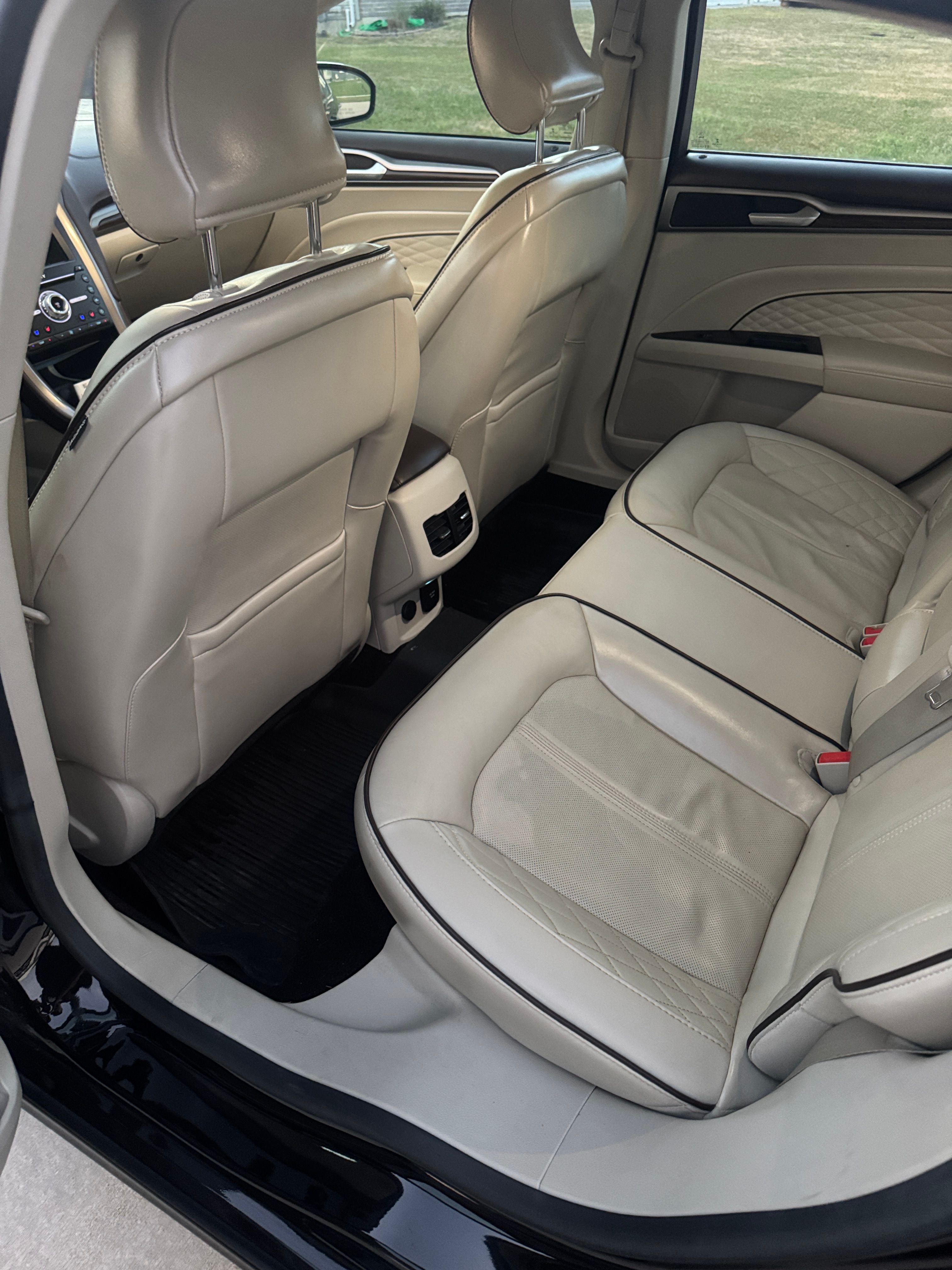 Used 2017 Ford Fusion Platinum FWD image 13