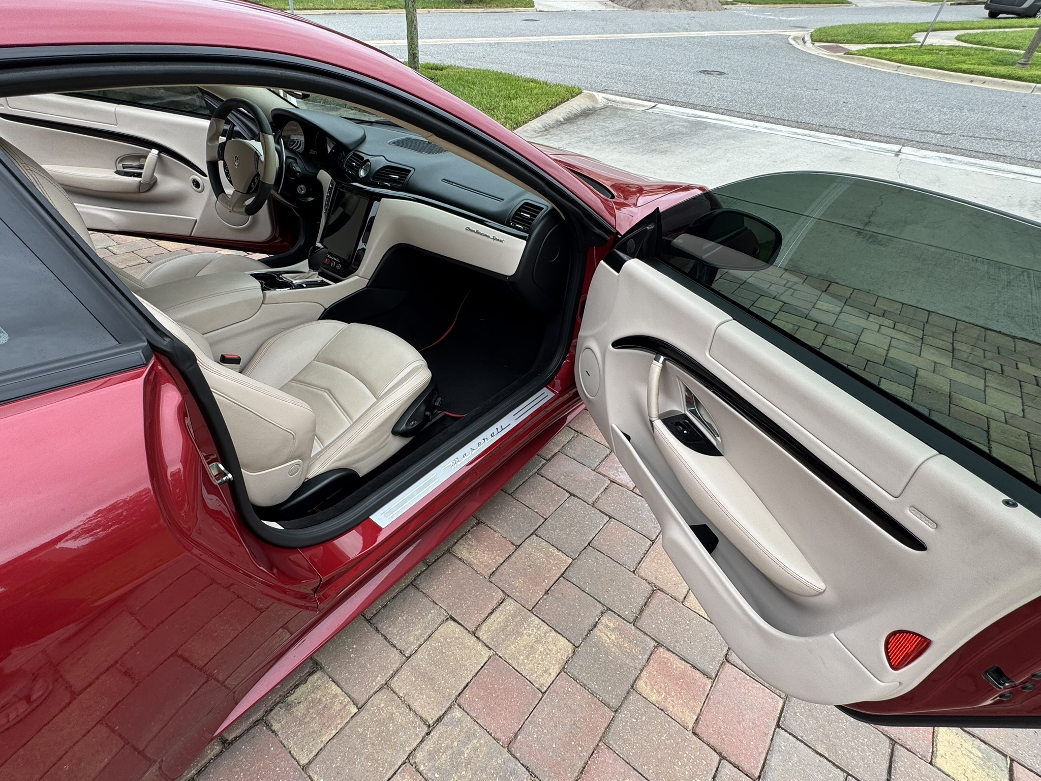 Used 2013 Maserati GranTurismo Sport RWD image 20