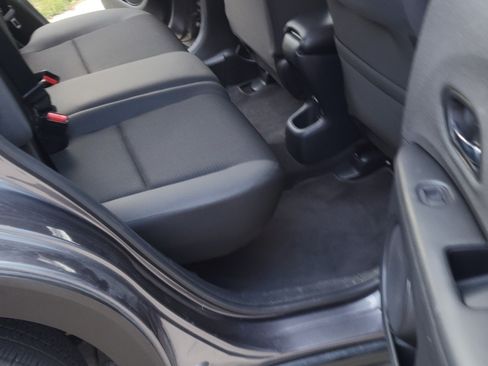 Used 2022 Honda HR-V LX image 5