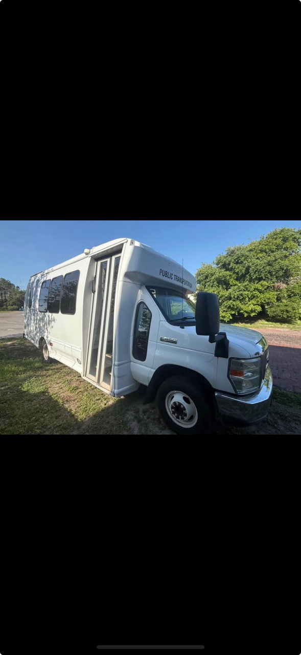 Used 2015 Ford E-450 and Econoline 450 Super Duty w/ Shuttle Bus Prep Package RWD image 4