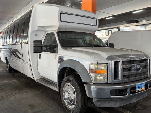 Used 2008 Ford F550 2WD Regular Cab Super Duty image 9