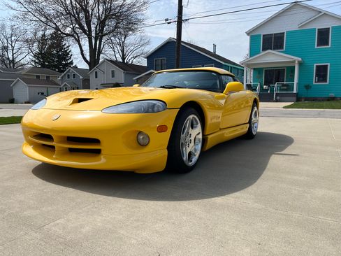 Used 2001 Dodge Viper RT/10 image 1