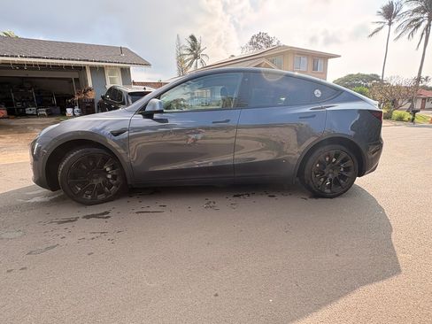 Used 2021 Tesla Model Y Long Range image 5