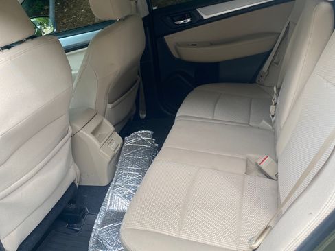 Used 2018 Subaru Outback 2.5i Premium AWD/4WD image 5