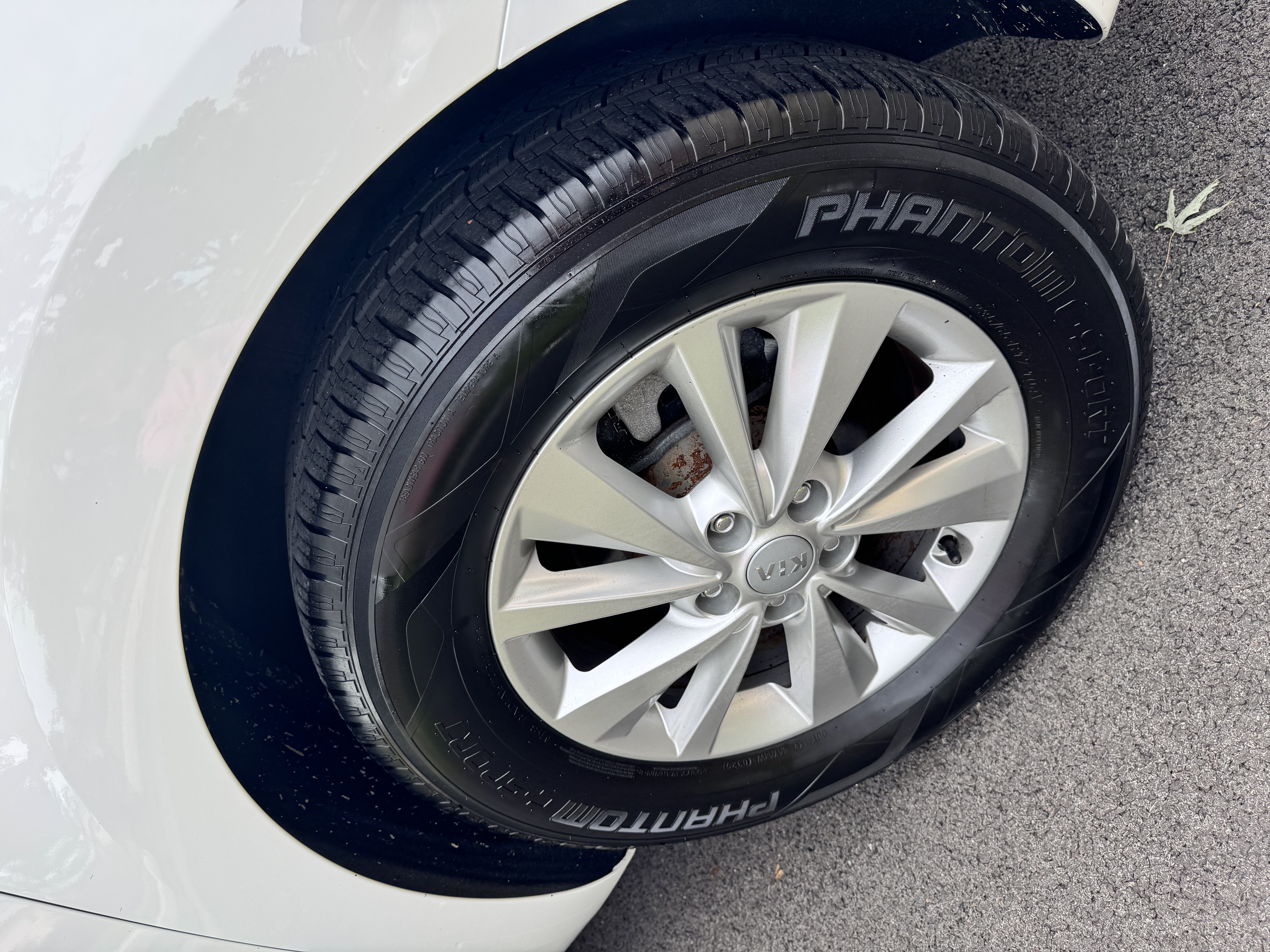 Used 2018 Kia Sedona L FWD image 32