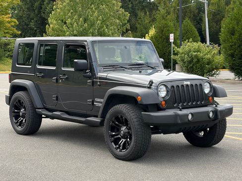 Used 2010 Jeep Wrangler Unlimited Sport AWD/4WD image 2