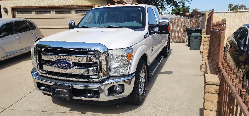 Used 2015 Ford F250 Lariat w/ Chrome Package RWD image 4