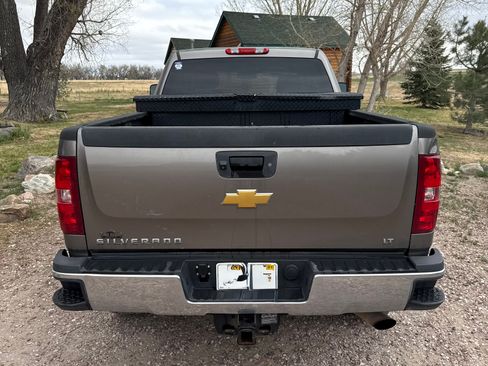 Used 2014 Chevrolet Silverado 2500 LT w/ Interior Plus Package AWD/4WD image 5