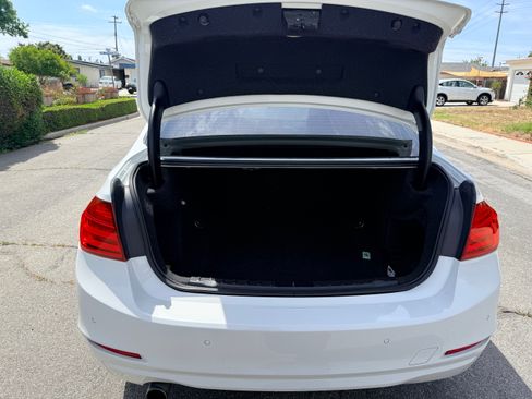 Used 2015 BMW 320i Sedan image 10