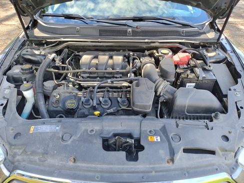 Used 2014 Ford Taurus SEL w/ Equipment Group 201A image 6