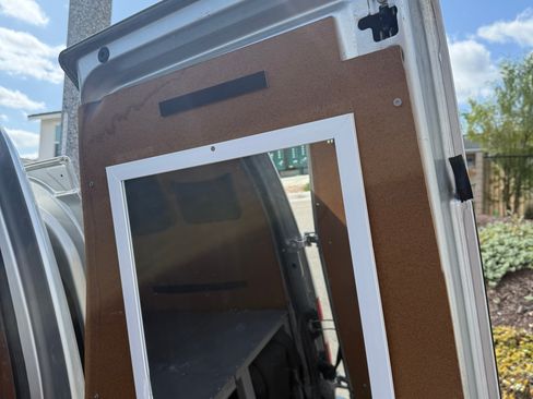 Used 2010 Ford Transit Connect XLT FWD image 22