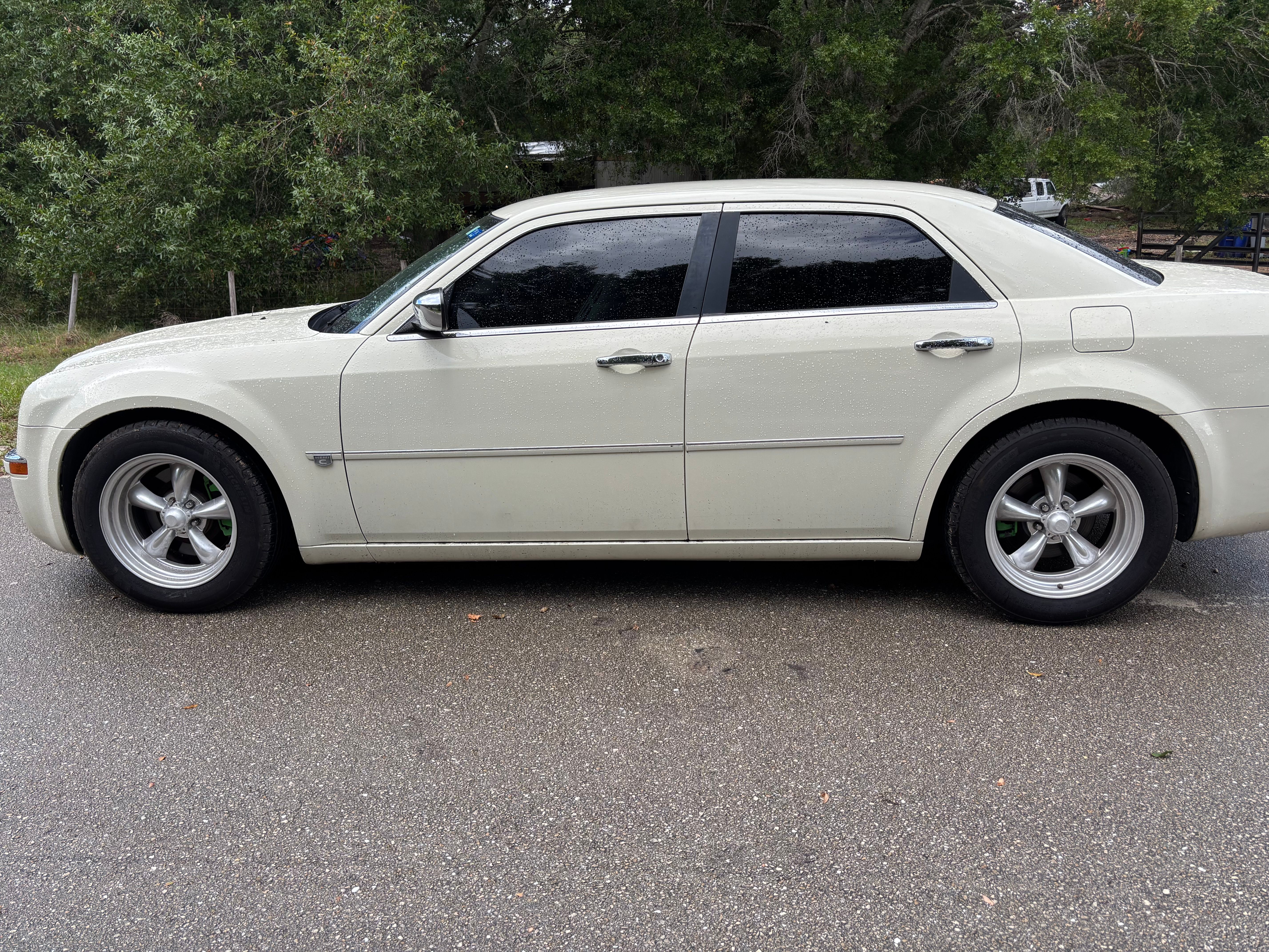 Used 2005 Chrysler 300 C w/ Protection Group II RWD image 12