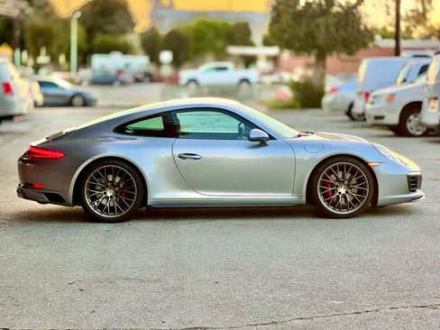 Used 2017 Porsche 911 Carrera 4S image 5