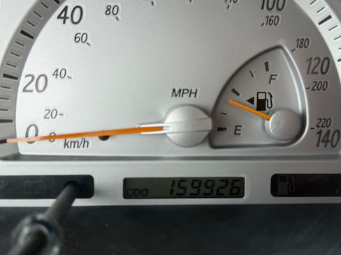 Used 2002 Toyota Camry SE FWD image 12