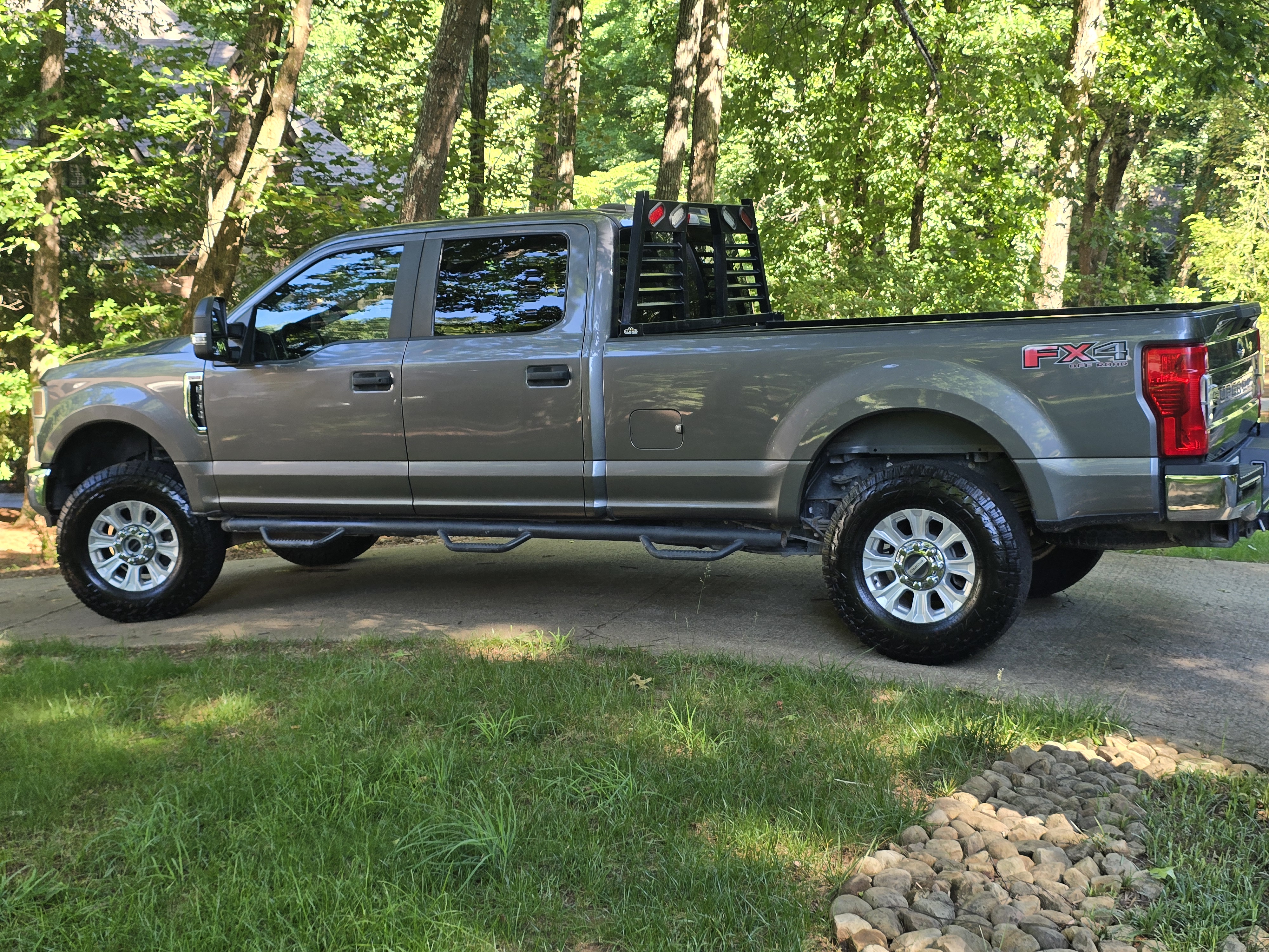 Used 2022 Ford F350 XL w/ STX Appearance Package AWD/4WD image 2