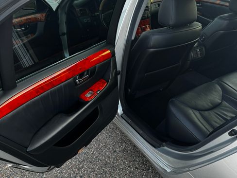 Used 2006 Lexus LS 430 image 16