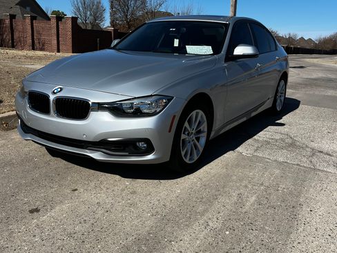 Used 2017 BMW 320i xDrive Sedan image 2