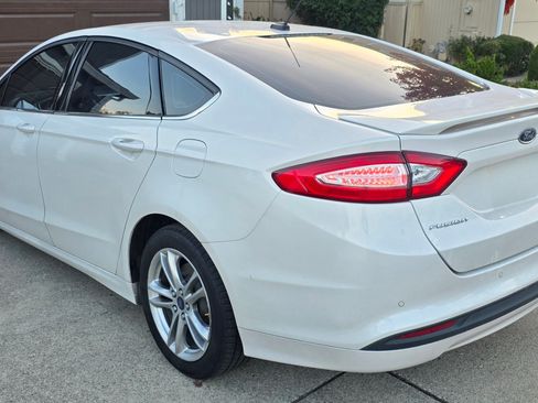 Used 2016 Ford Fusion SE image 1