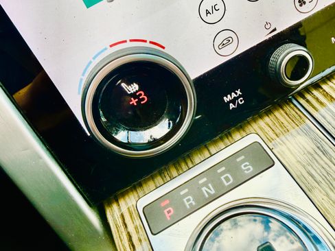 Used 2018 Land Rover Range Rover HSE image 24