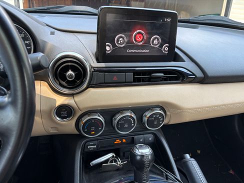 Used 2020 MAZDA MX-5 Miata RF Grand Touring RWD image 10