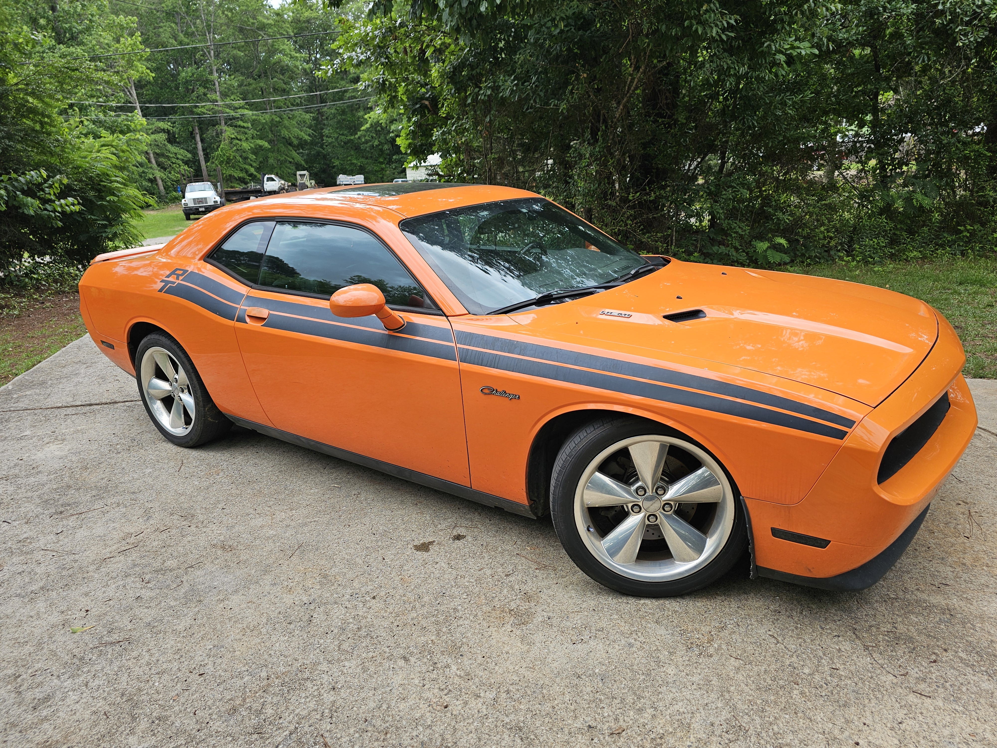 Used 2014 Dodge Challenger R/T RWD image 5